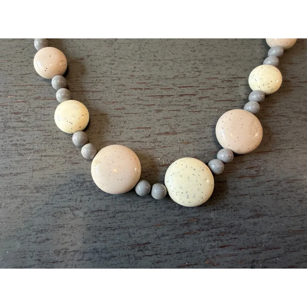 Vintage Speckled Disc Bead Necklace Cream Tan Grey Neutral Barrel Clasp 22 Inch